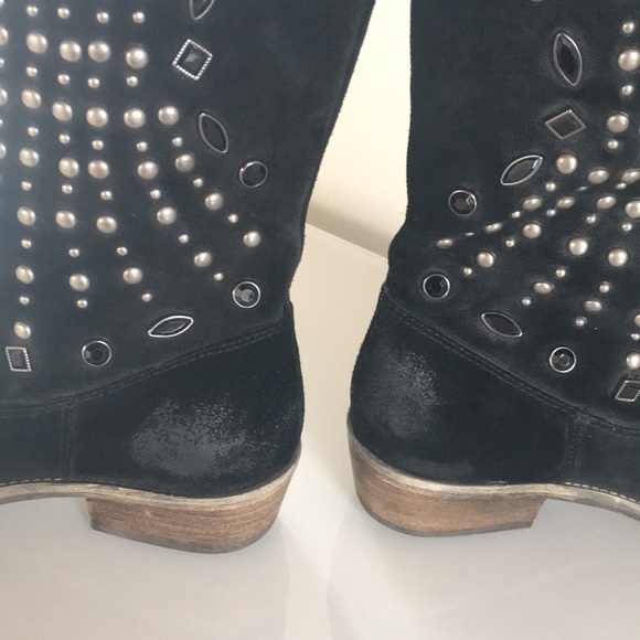 Gorgeous "Boutique" Blk Suede Studded Cowboy Boots - Picture 4 of 8